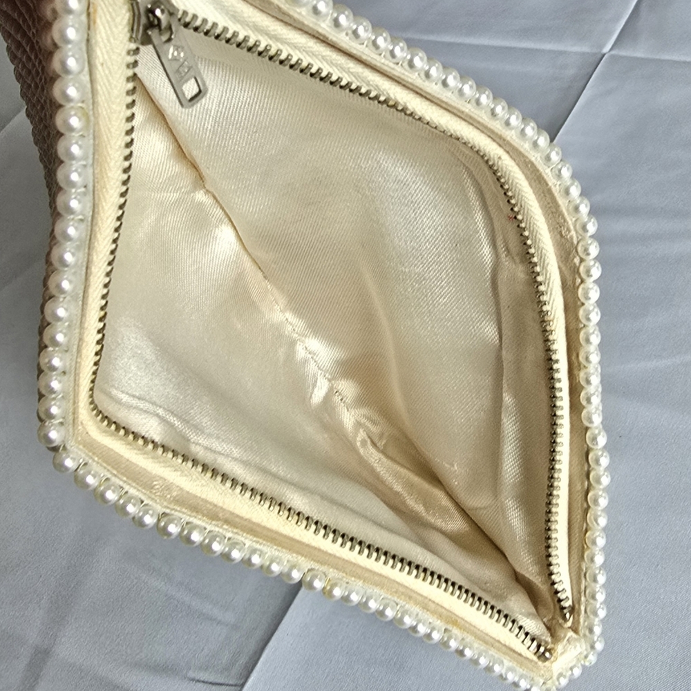 Vintage Purses Bundle 2 Pack Cream Leather Shoulder Bag,Beaded Pearl Clutch - Picture 11 of 12